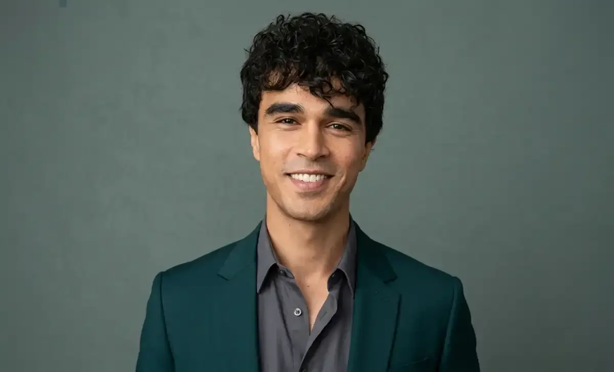 Abubakr Ali actor headshot, star of Anything's Possible