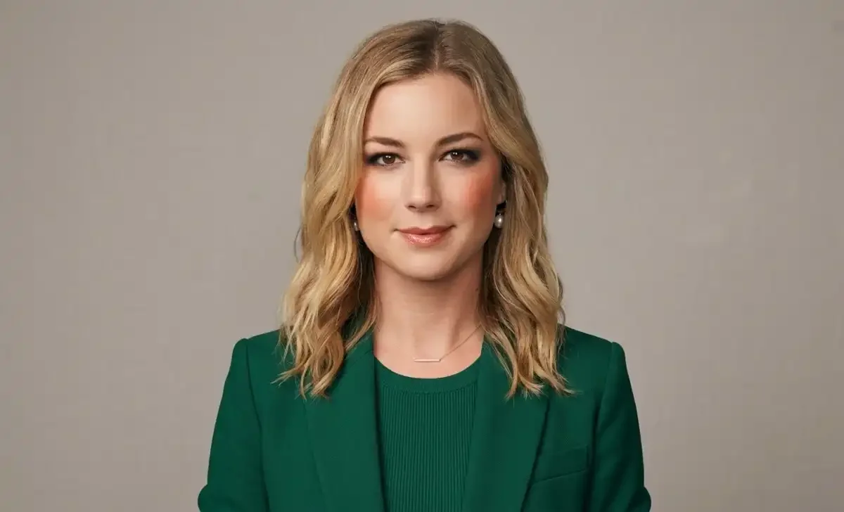 Emily VanCamp net worth photo from her Revenge and Marvel career